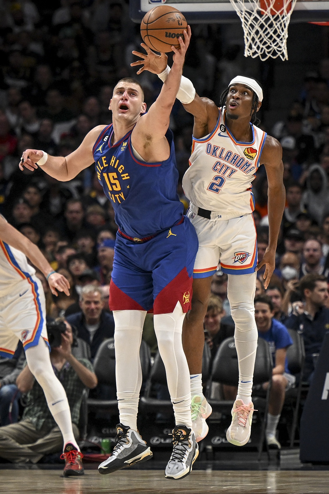 ESPN模拟投票深度分析:MVP竞争态势 球队核心问题 未来潜力新星